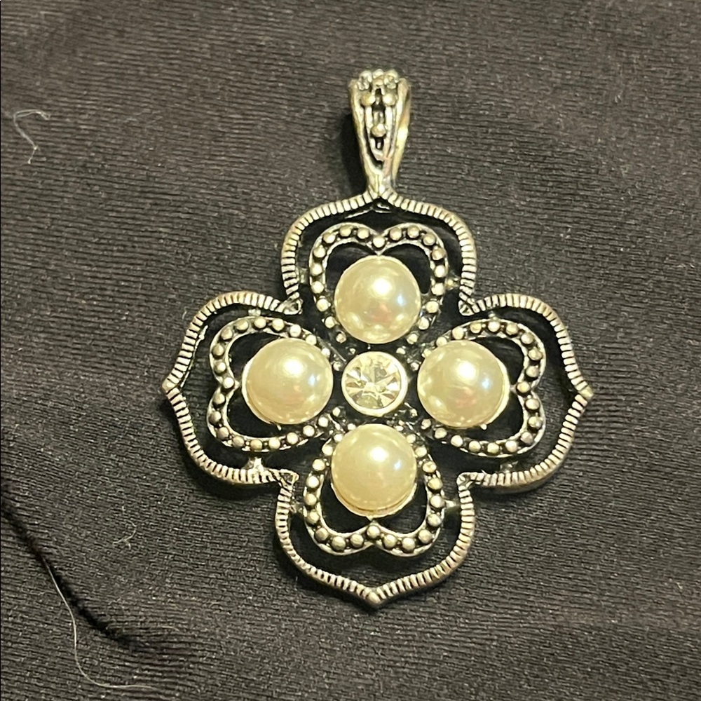 Elegant Silver and Pearl Pendant